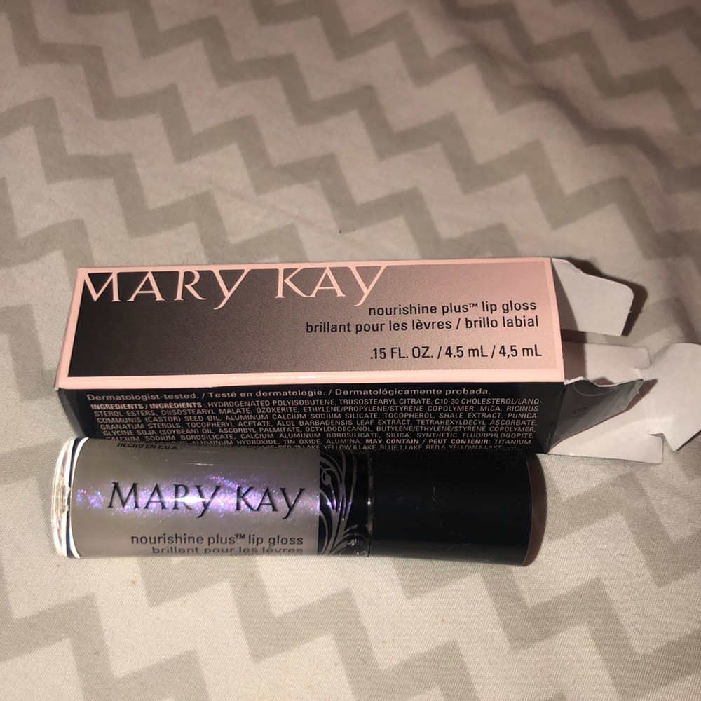 Nourishine plus lip gloss